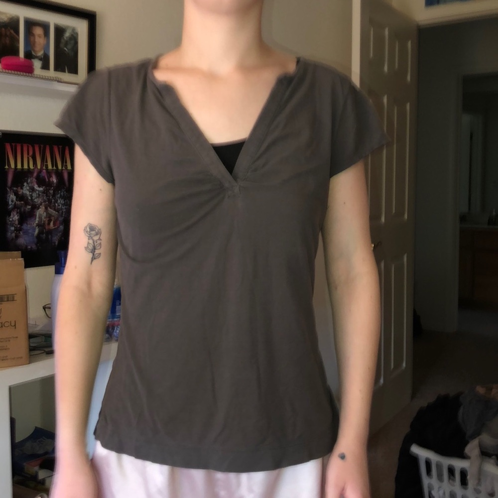 Grey top